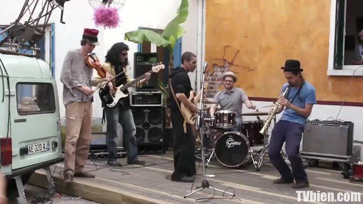 « Warzim boule de feu » – La villa mais d&rsquo;ici – Aubervilliers – 2011