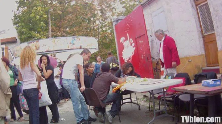 La villa mais d&rsquo;ici – Aubervilliers – 2010 on vide son grenier ! Entre…
