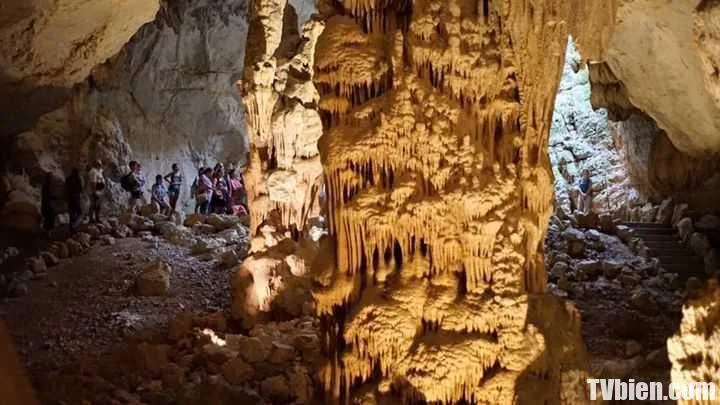 La grotte des Demoiselles…